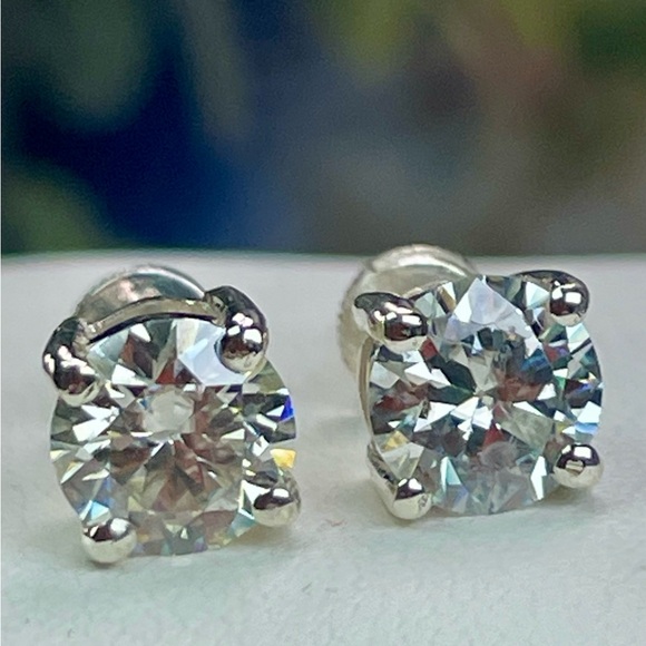 SPECIAL DEAL‼️2ct Diamond Certified Studs 925 Silver Earrings. Screw-back style - Picture 2 of 6